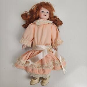 VTG Brinn's Collectible 1989 Mandy Red Hair Freckles Peach Dress Porcelain Doll